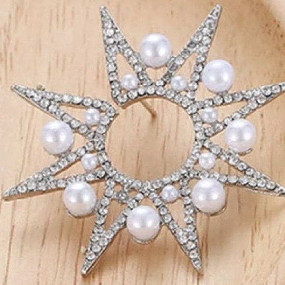 LAST! Sunburst silver hoops w/ pearl accents stud - Picture 3 of 6